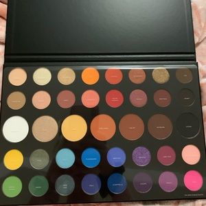 James Charles Eyeshadow Pallete